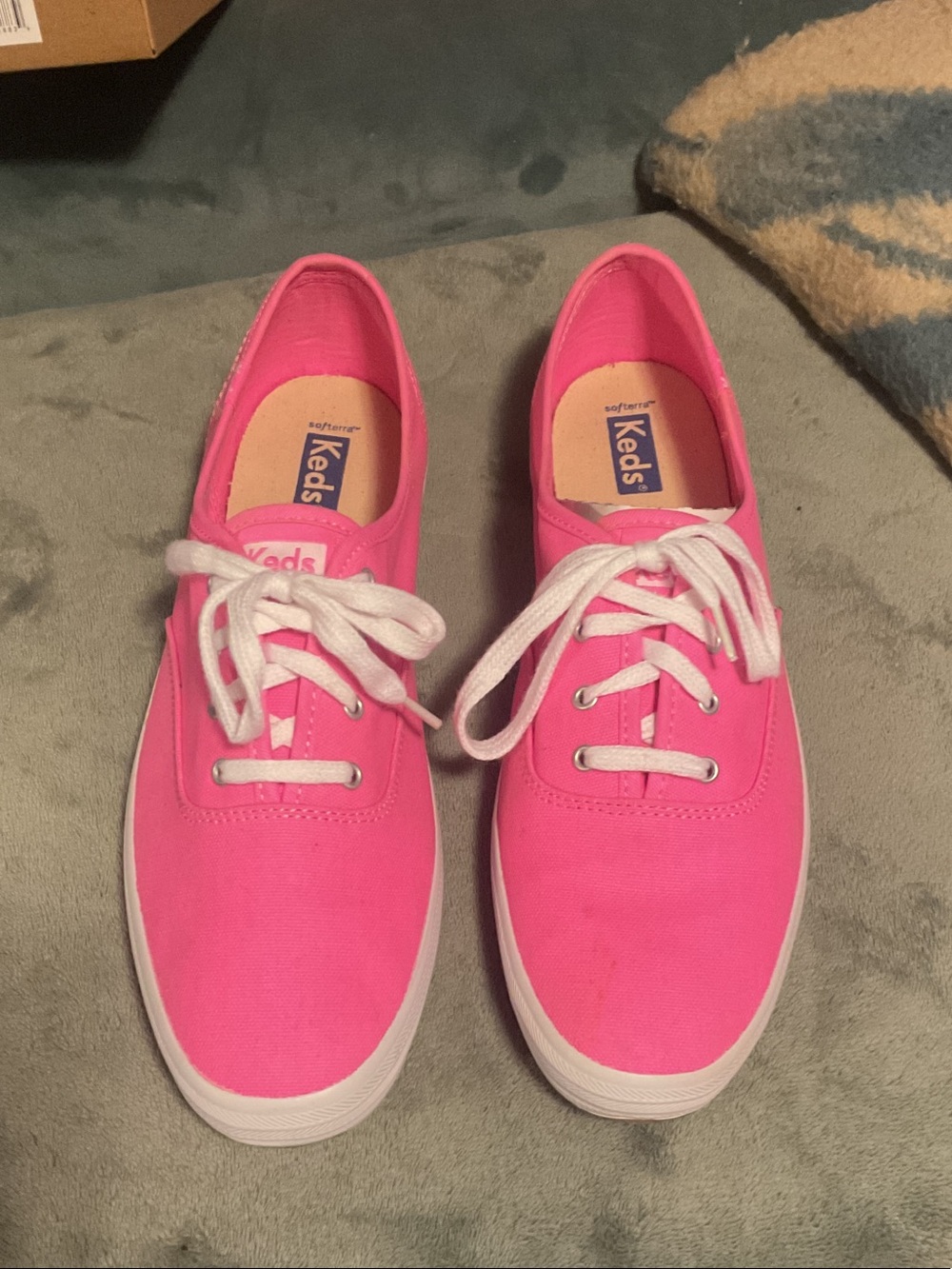 Keds Neon Pink Canvas Lace-Up Sneakers with gumsoles … slight discolouration
